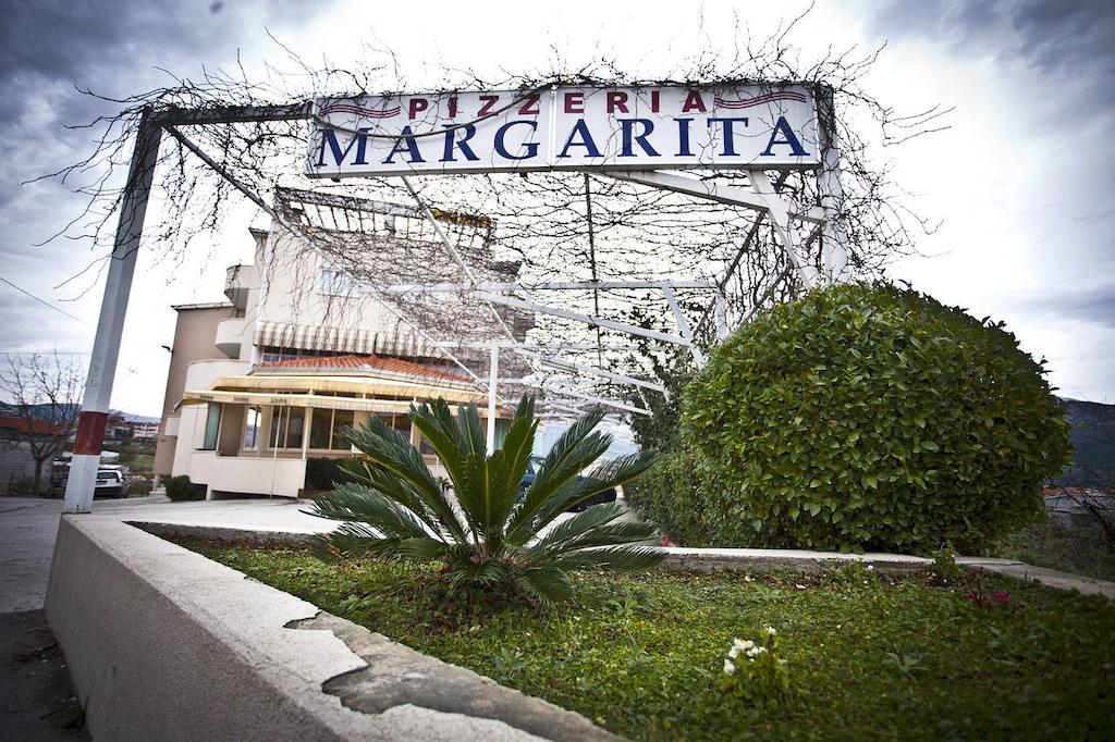 Rooms Margarita Stobreč Екстериор снимка